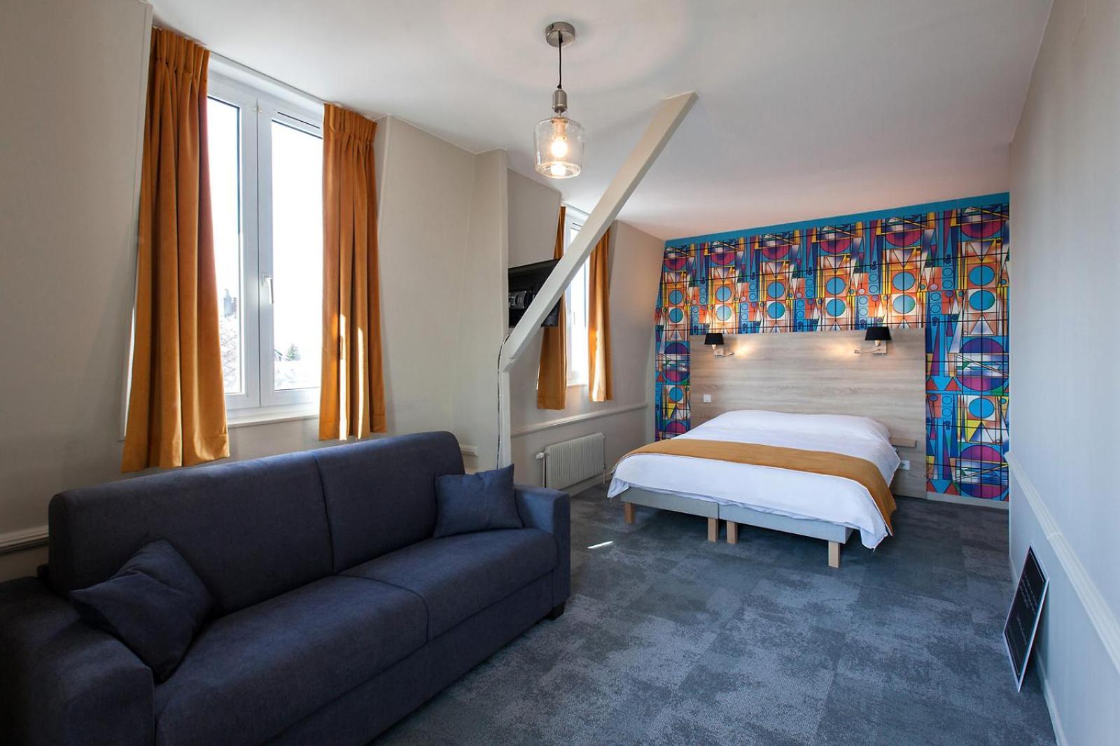 Logis - Hostellerie & Restaurant Du Marche Le Cateau-Cambresis ภายนอก รูปภาพ