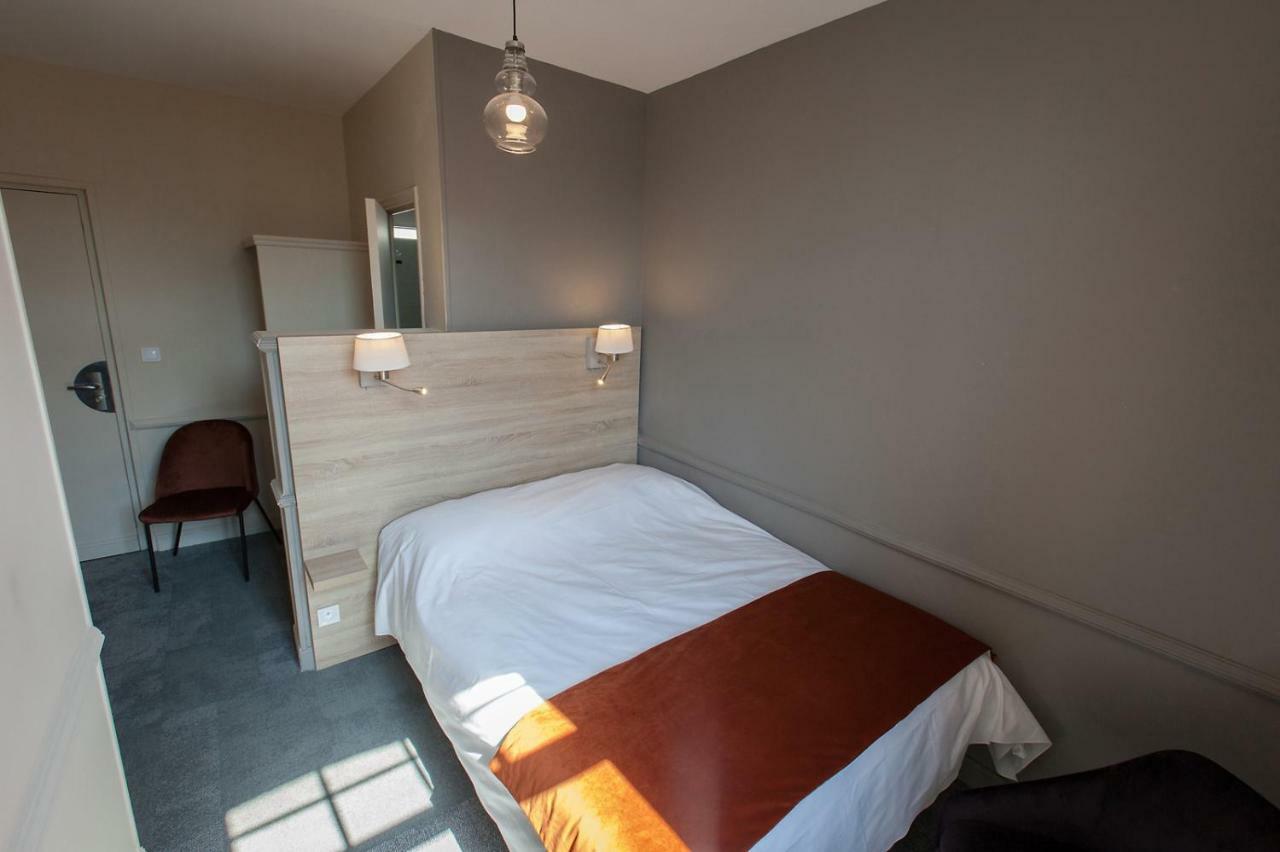 Logis - Hostellerie & Restaurant Du Marche Le Cateau-Cambresis ภายนอก รูปภาพ