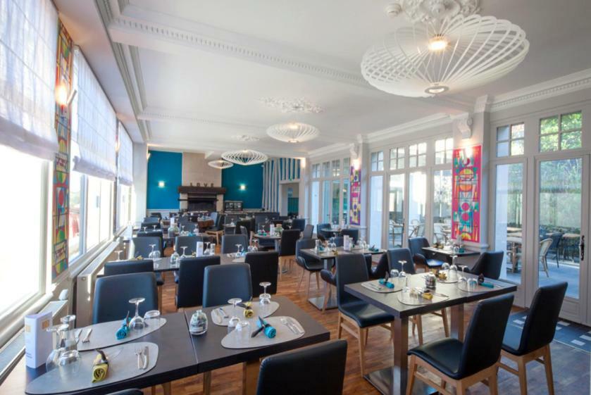 Logis - Hostellerie & Restaurant Du Marche Le Cateau-Cambresis ภายนอก รูปภาพ