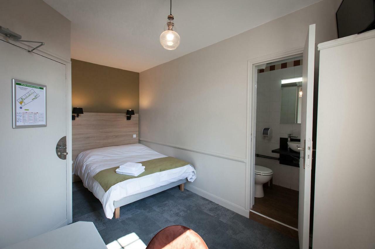 Logis - Hostellerie & Restaurant Du Marche Le Cateau-Cambresis ภายนอก รูปภาพ